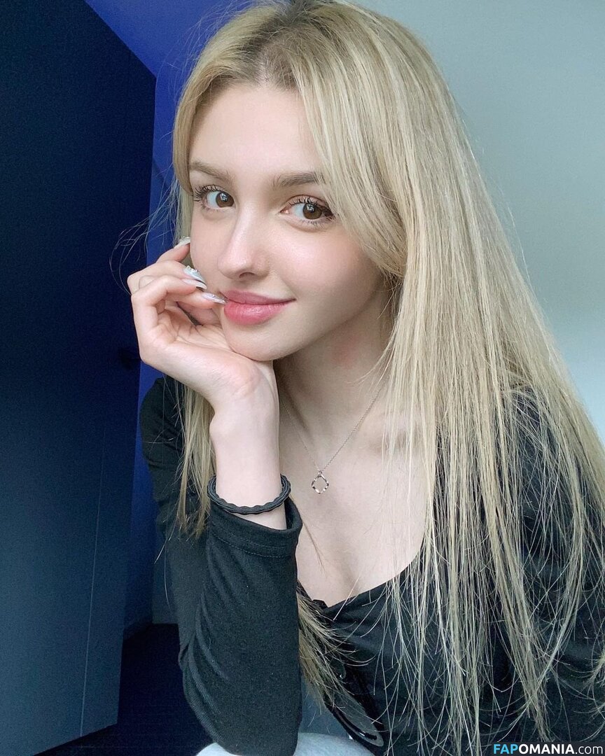 Elina Karimova / elina_4_22 Naakt OnlyFans  Gelekte foto #17