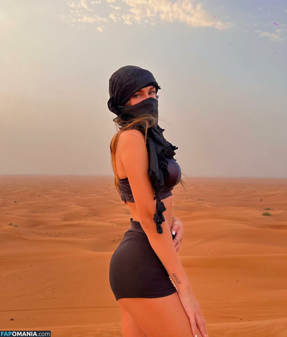 Elisa Esposito / eli.esposito / eli.espositoo / la_prof_eli Naakt OnlyFans  Gelekte foto #30