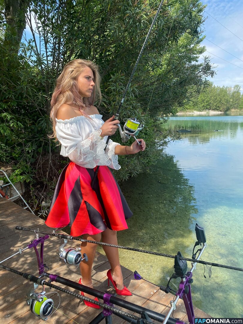Elizabeth Shostak Naakt OnlyFans  Gelekte foto #3