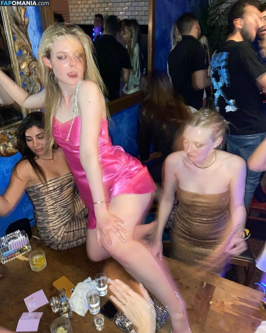 Elle Fanning / ellefanning Naakt OnlyFans  Gelekte foto #89