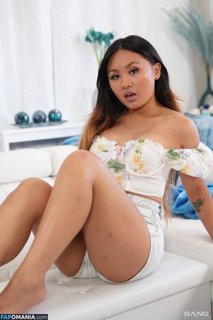Elle Voneva / Phoebe Kalib / PhoebeKalib Naakt OnlyFans  Gelekte foto #5