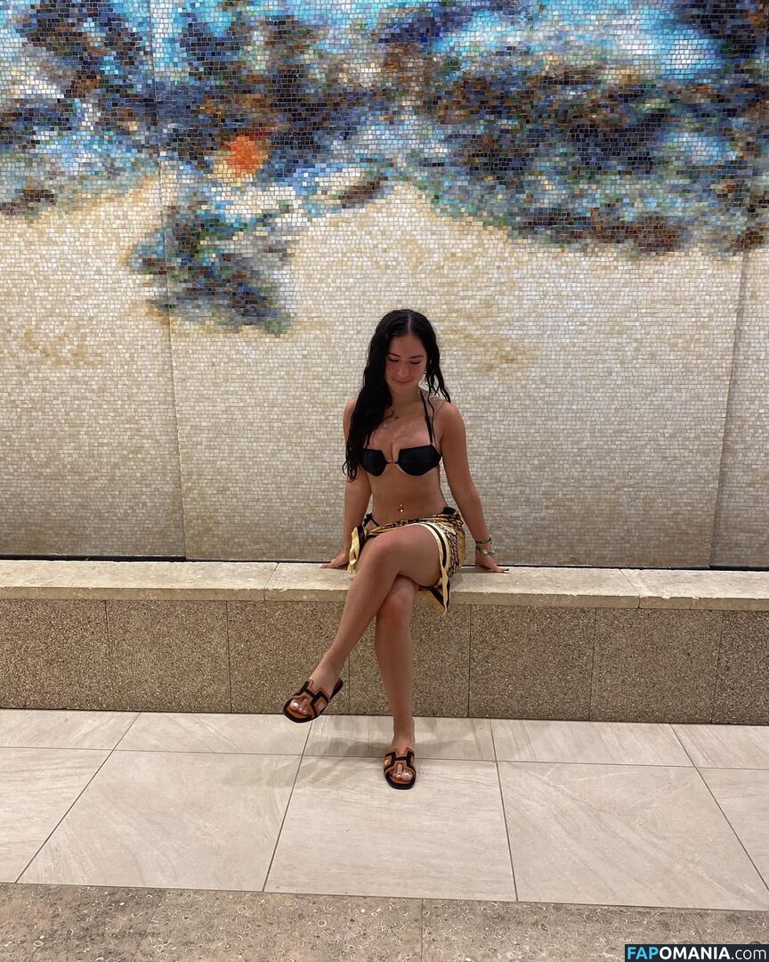 Emaleah Christou / emaleahchristou / https: Naakt OnlyFans  Gelekte foto #6