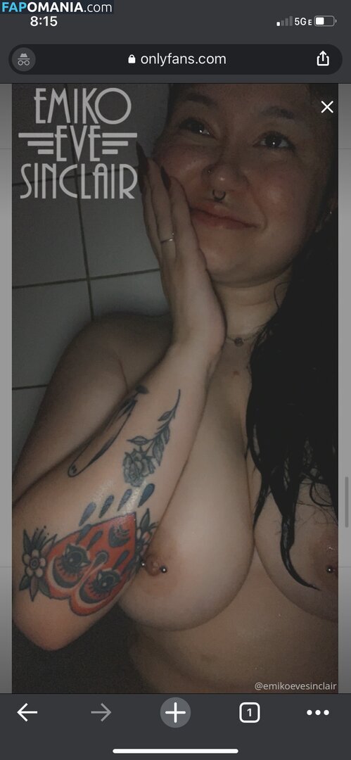 emikoevesinclair / katherine hershey / katie hershey / katieemiko3 / twitchywitchygoth Naakt OnlyFans  Gelekte foto #7