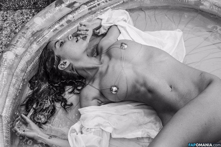 Emilie Payet / emilie_payet_artist / emiliepayet / emiliepayetmannequin Naakt OnlyFans  Gelekte foto #44