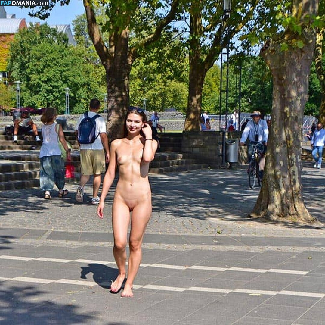 Emily Moon Naakt OnlyFans  Gelekte foto #3