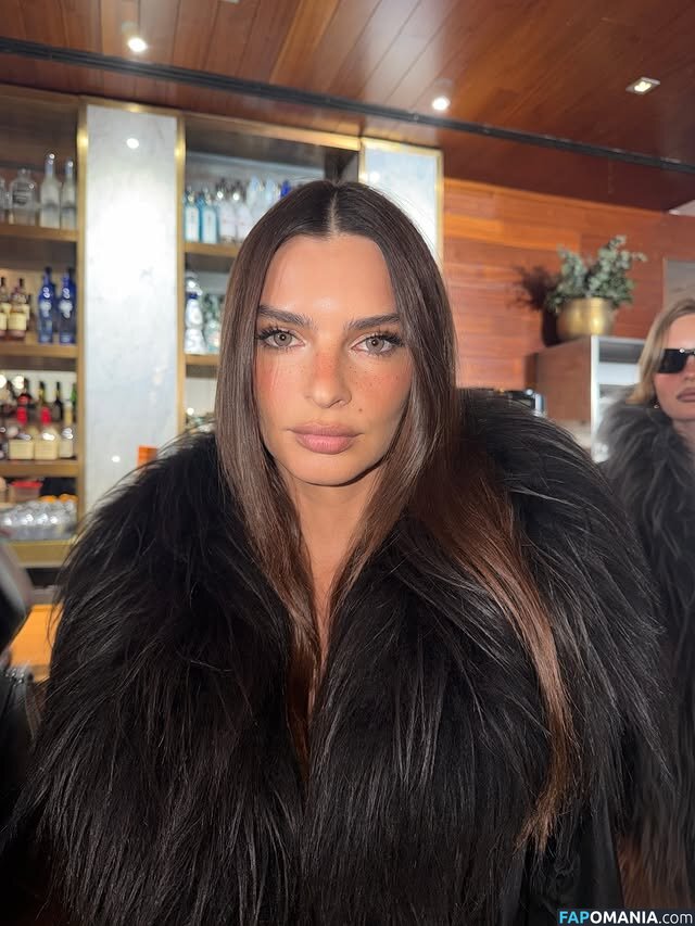 Emily Ratajkowski / Officialemilyratajkowski / emrata / https: Naakt OnlyFans  Gelekte foto #39