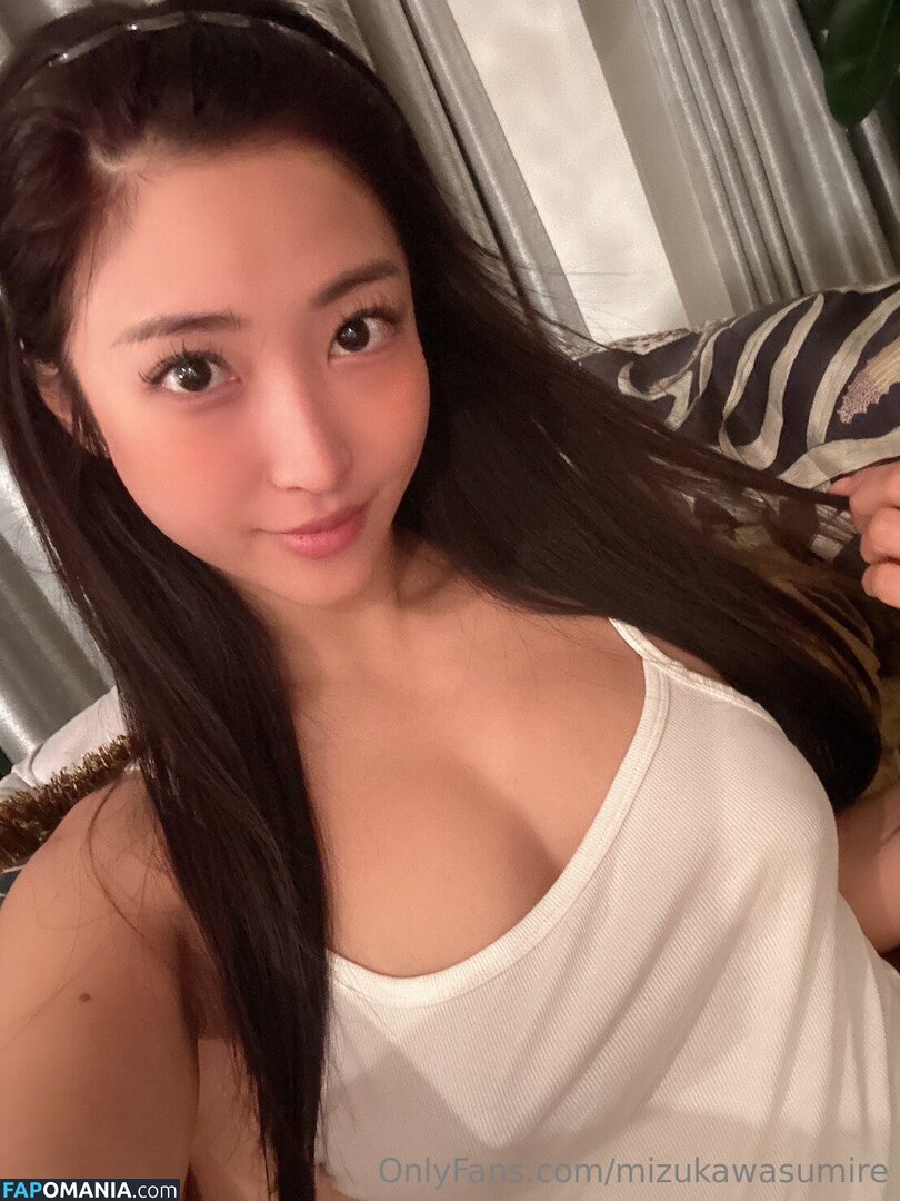 Emiri Momata / emirimomota / mizukawasumire Naakt OnlyFans  Gelekte foto #20