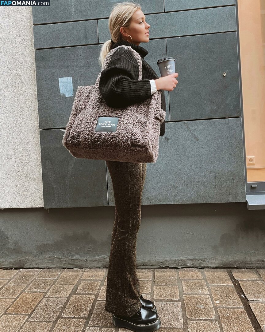 Emma / bunni.emmie / emmachamberlain / kngemma / tinywaistemma Naakt OnlyFans  Gelekte foto #1