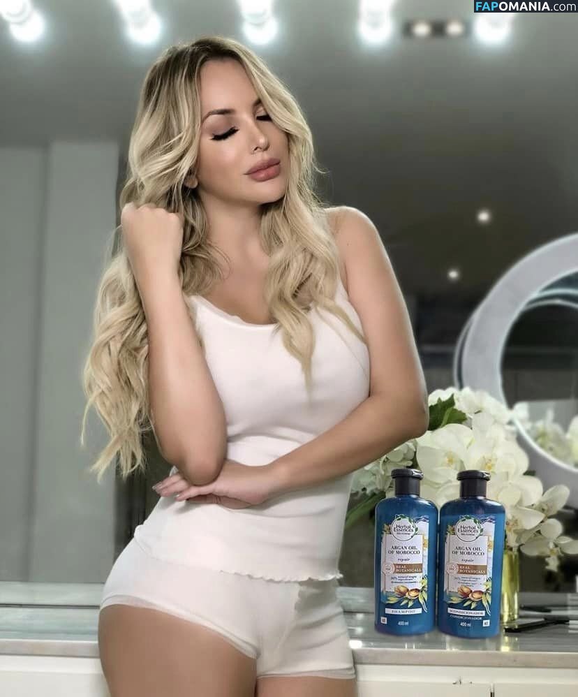 Erika Velez Naakt OnlyFans  Gelekte foto #2