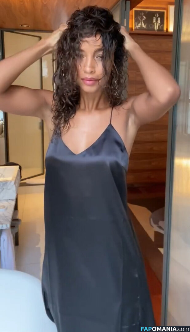 Flora Coquerel / floracoquerel Naakt OnlyFans  Gelekte foto #19