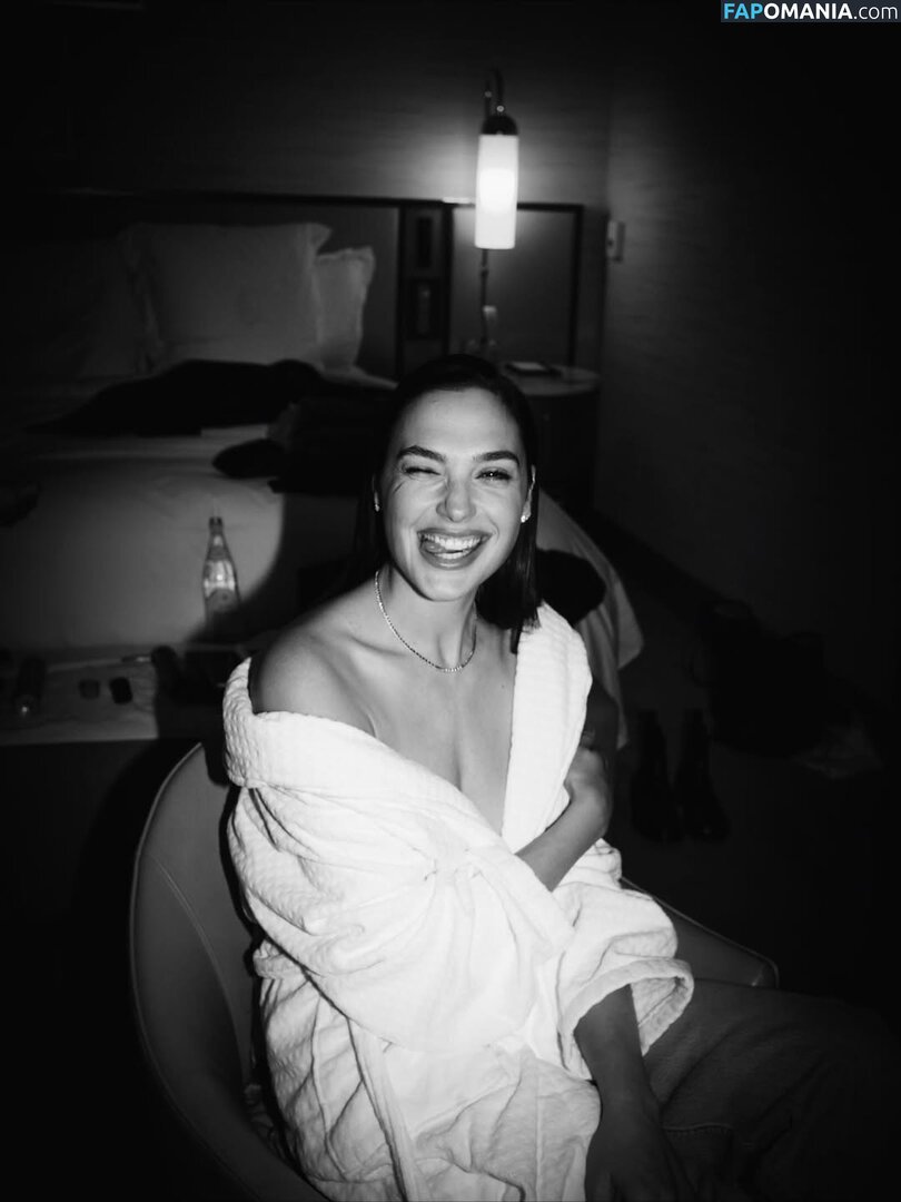 Gal Gadot / gal_gadot / https: / inked_hriss Naakt OnlyFans  Gelekte foto #736