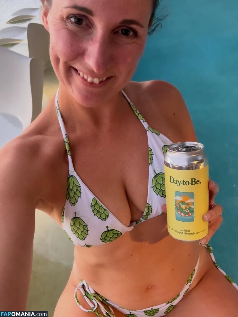 globalcraftbeergirl Naakt OnlyFans  Gelekte foto #1