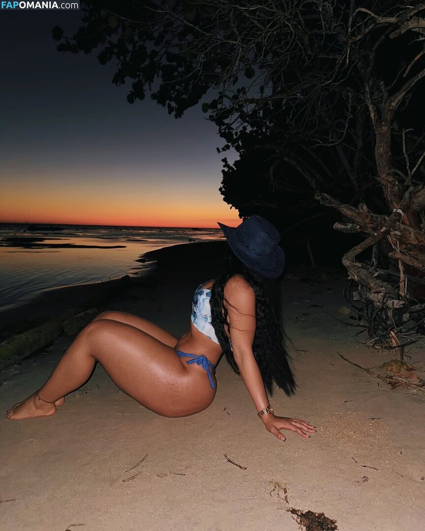 Genesis vargas / Gvargas_20 Naakt OnlyFans  Gelekte foto #14