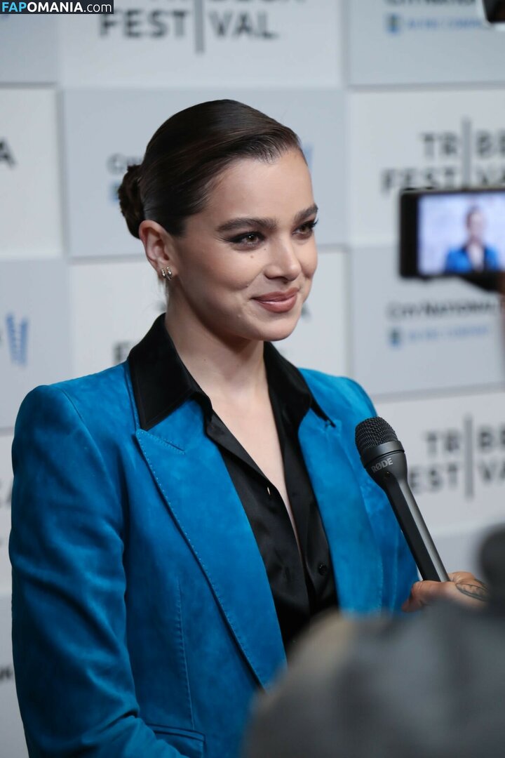 Hailee Steinfeld / haileesteinfeld / https: Naakt OnlyFans  Gelekte foto #30