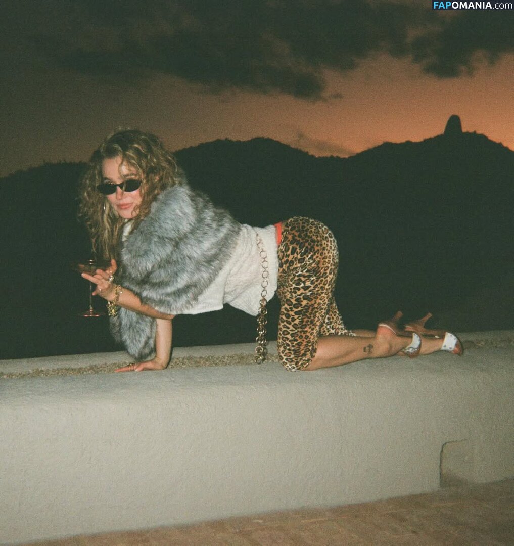 Haley Lu Richardson / haleyluhoo Naakt OnlyFans  Gelekte foto #205