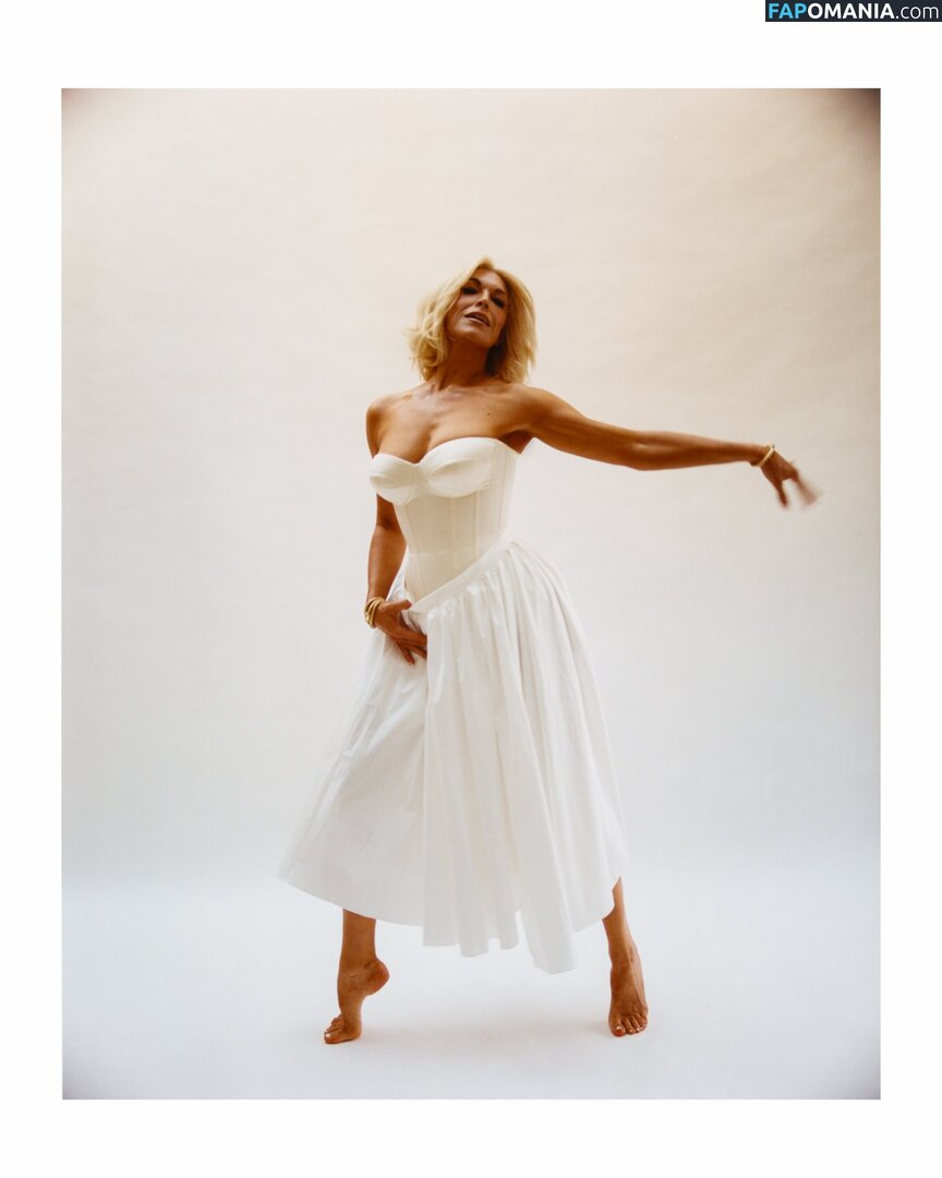 Hannah Waddingham / hannah_waddingham Naakt OnlyFans  Gelekte foto #2
