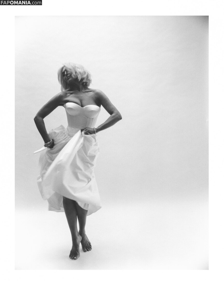 Hannah Waddingham / hannah_waddingham Naakt OnlyFans  Gelekte foto #6