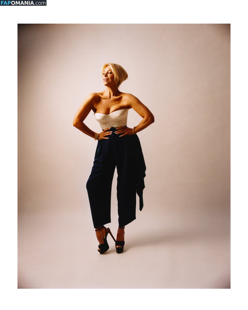 Hannah Waddingham / hannah_waddingham Naakt OnlyFans  Gelekte foto #10