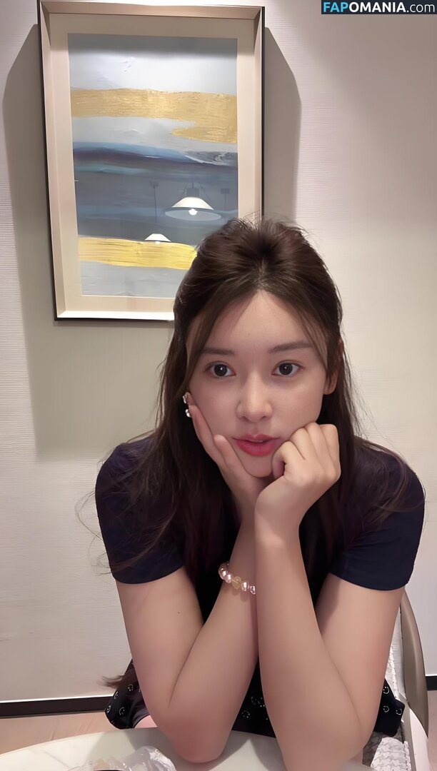 hanyi / 韩艺 Hanyi Naakt OnlyFans  Gelekte foto #2