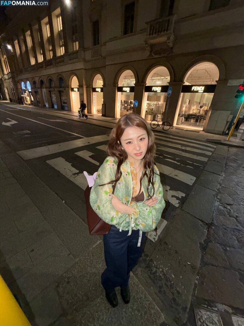 Huh Yunjin 허윤진 / LESSERAFIM / yunjin_lesserafims Naakt OnlyFans  Gelekte foto #19
