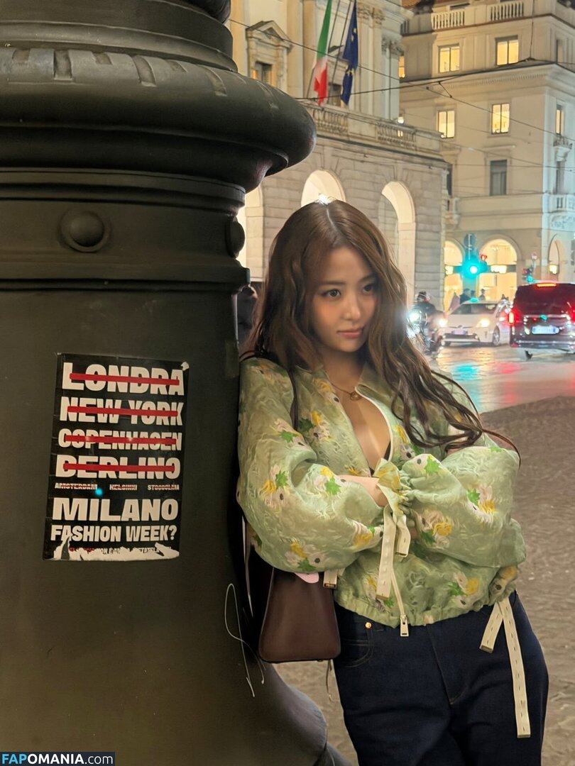 Huh Yunjin 허윤진 / LESSERAFIM / yunjin_lesserafims Naakt OnlyFans  Gelekte foto #23