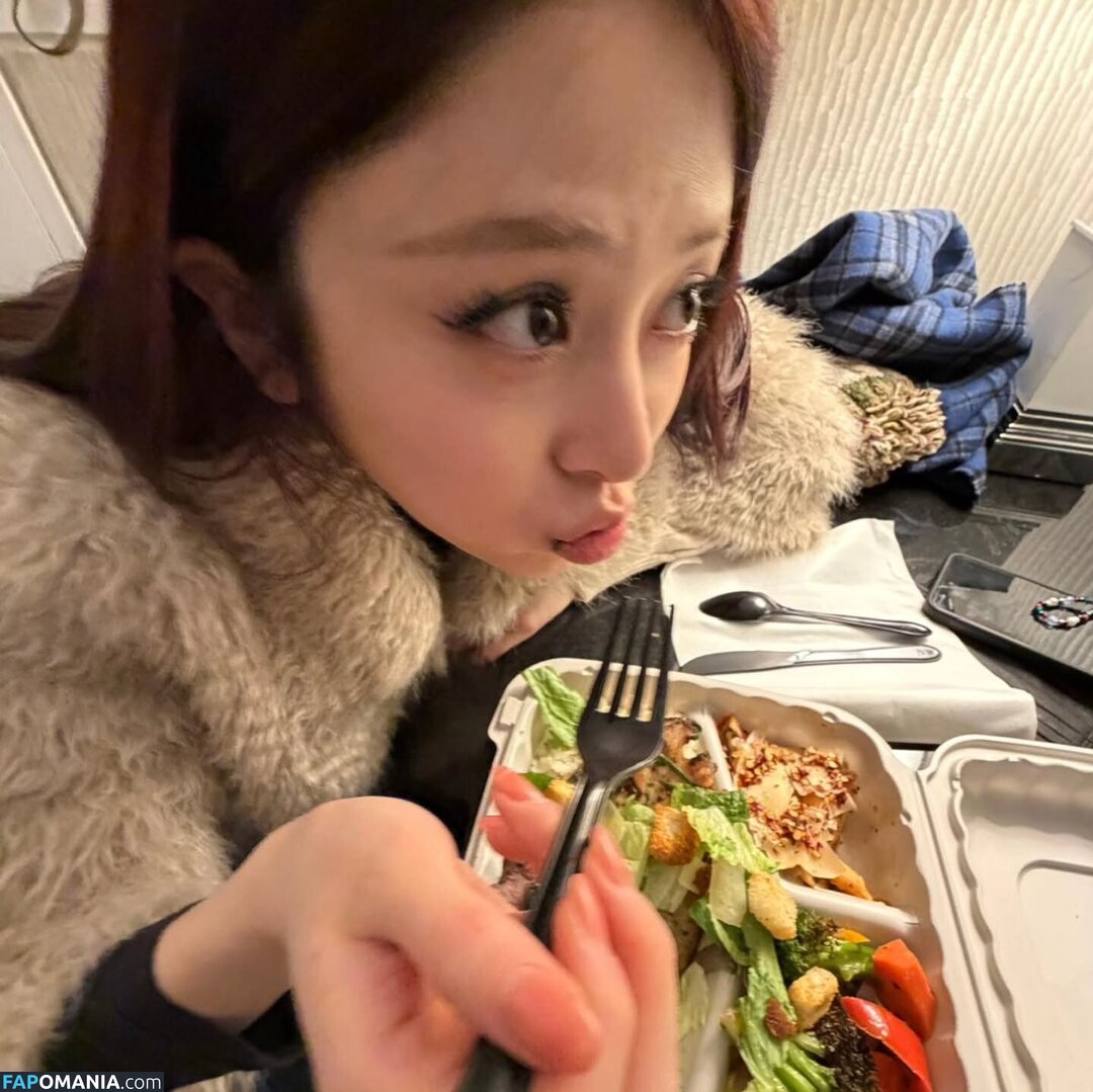 Huh Yunjin 허윤진 / LESSERAFIM / yunjin_lesserafims Naakt OnlyFans  Gelekte foto #49