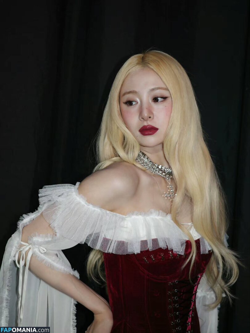 Huh Yunjin 허윤진 / LESSERAFIM / jenaissante Naakt OnlyFans  Gelekte foto #53