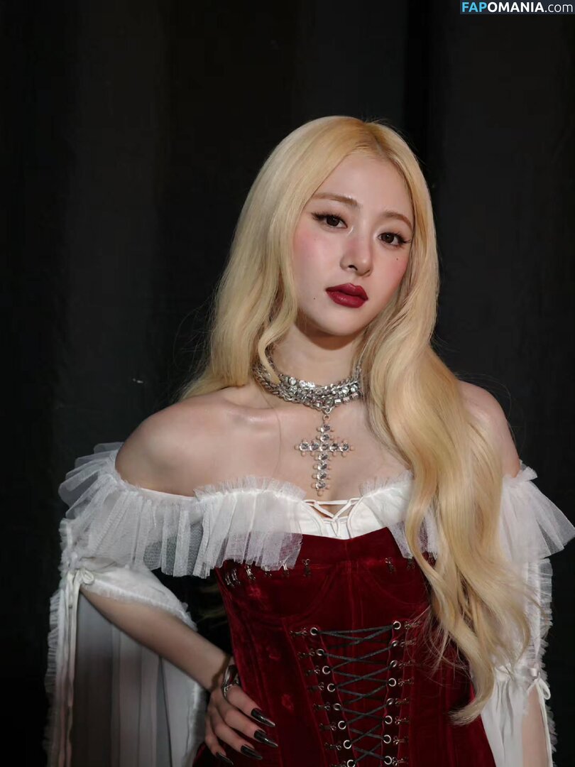 Huh Yunjin 허윤진 / LESSERAFIM / jenaissante Naakt OnlyFans  Gelekte foto #58