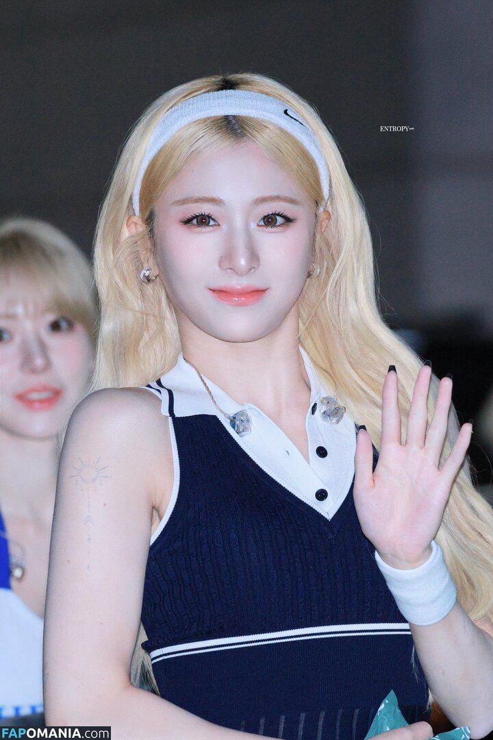 Huh Yunjin 허윤진 / LESSERAFIM / jenaissante Naakt OnlyFans  Gelekte foto #106