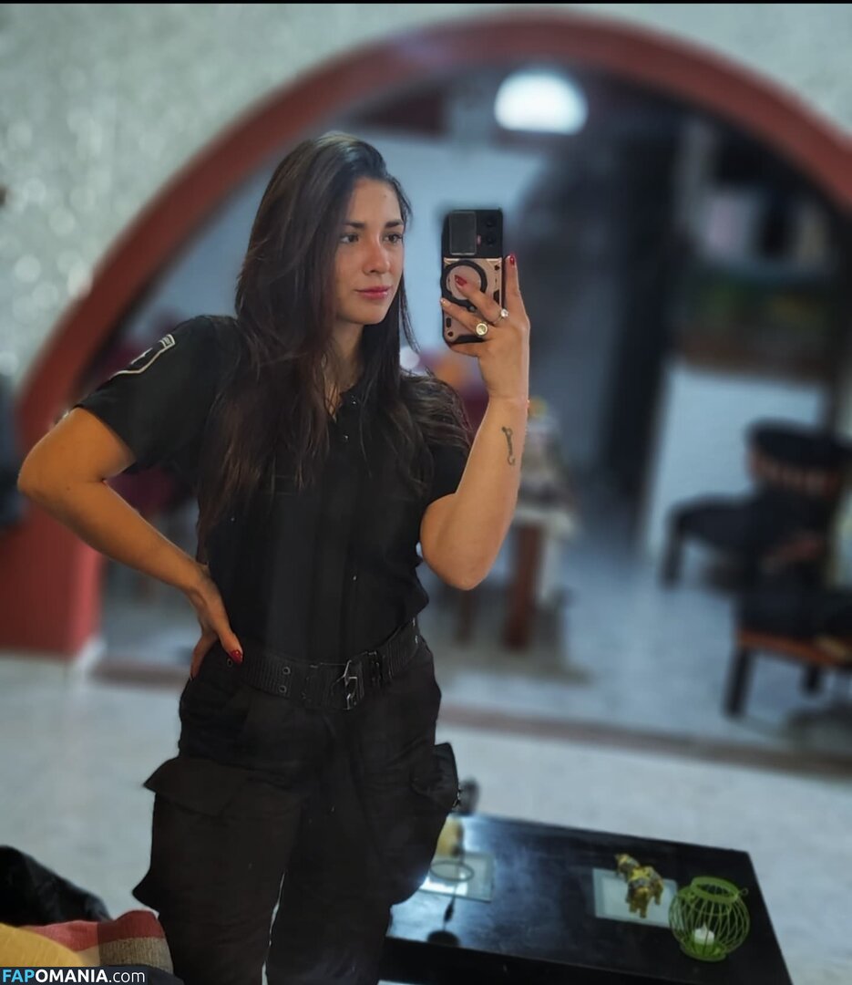 In And Out Uniform Naakt OnlyFans  Gelekte foto #29