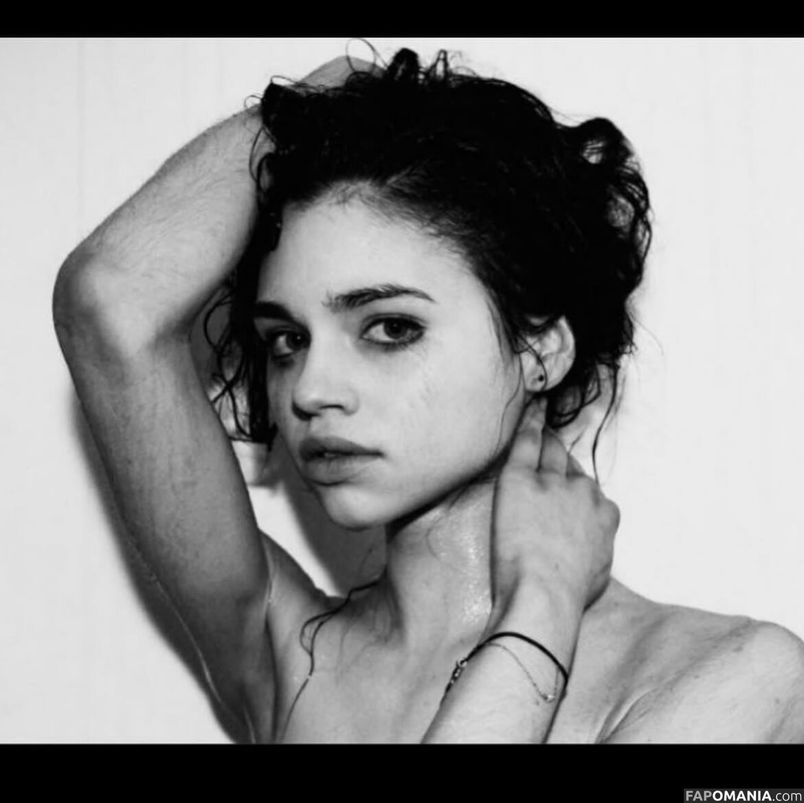 India Eisley / https: / indiaeisley Naakt OnlyFans  Gelekte foto #1
