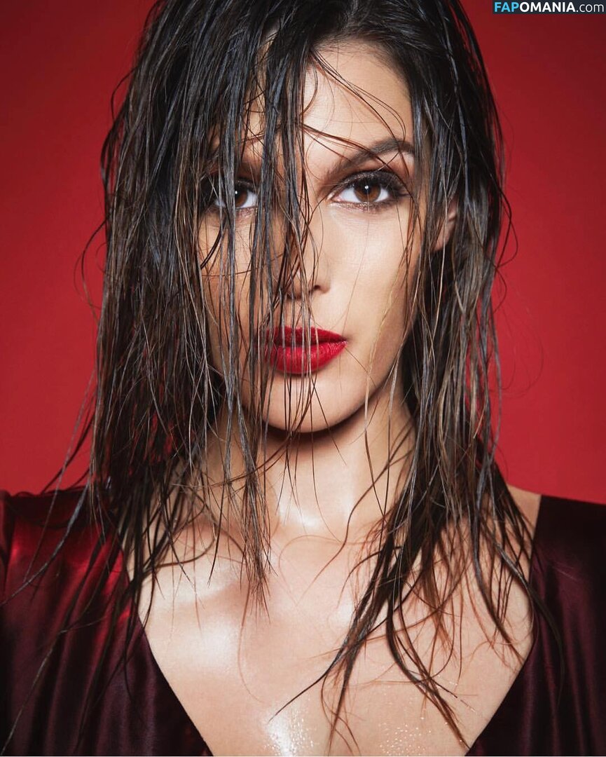 Iris Mittenaere / irismittenaere / summerxiris Naakt OnlyFans  Gelekte foto #7