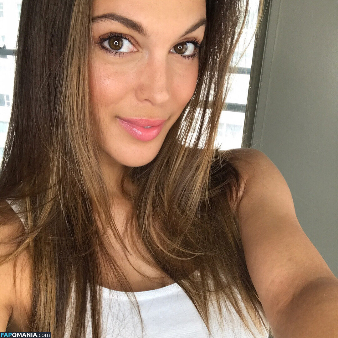 Iris Mittenaere / irismittenaere / summerxiris Naakt OnlyFans  Gelekte foto #11