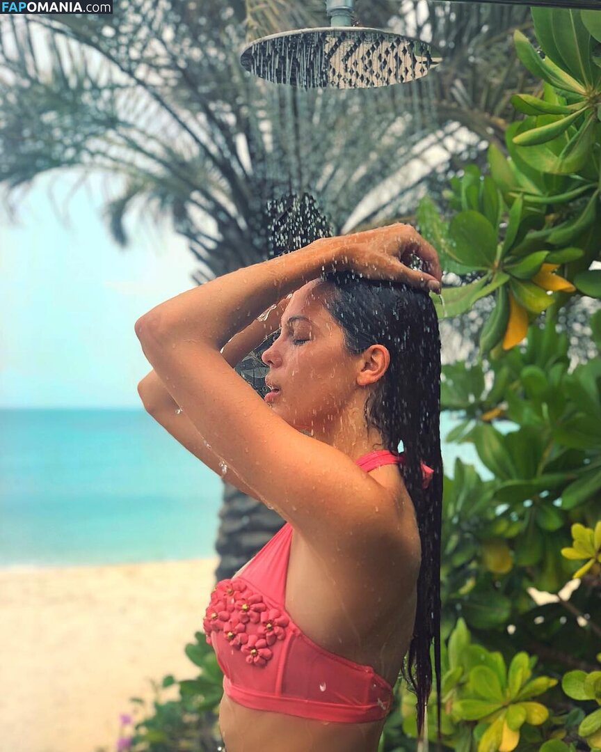 Iris Mittenaere / irismittenaere / summerxiris Naakt OnlyFans  Gelekte foto #25