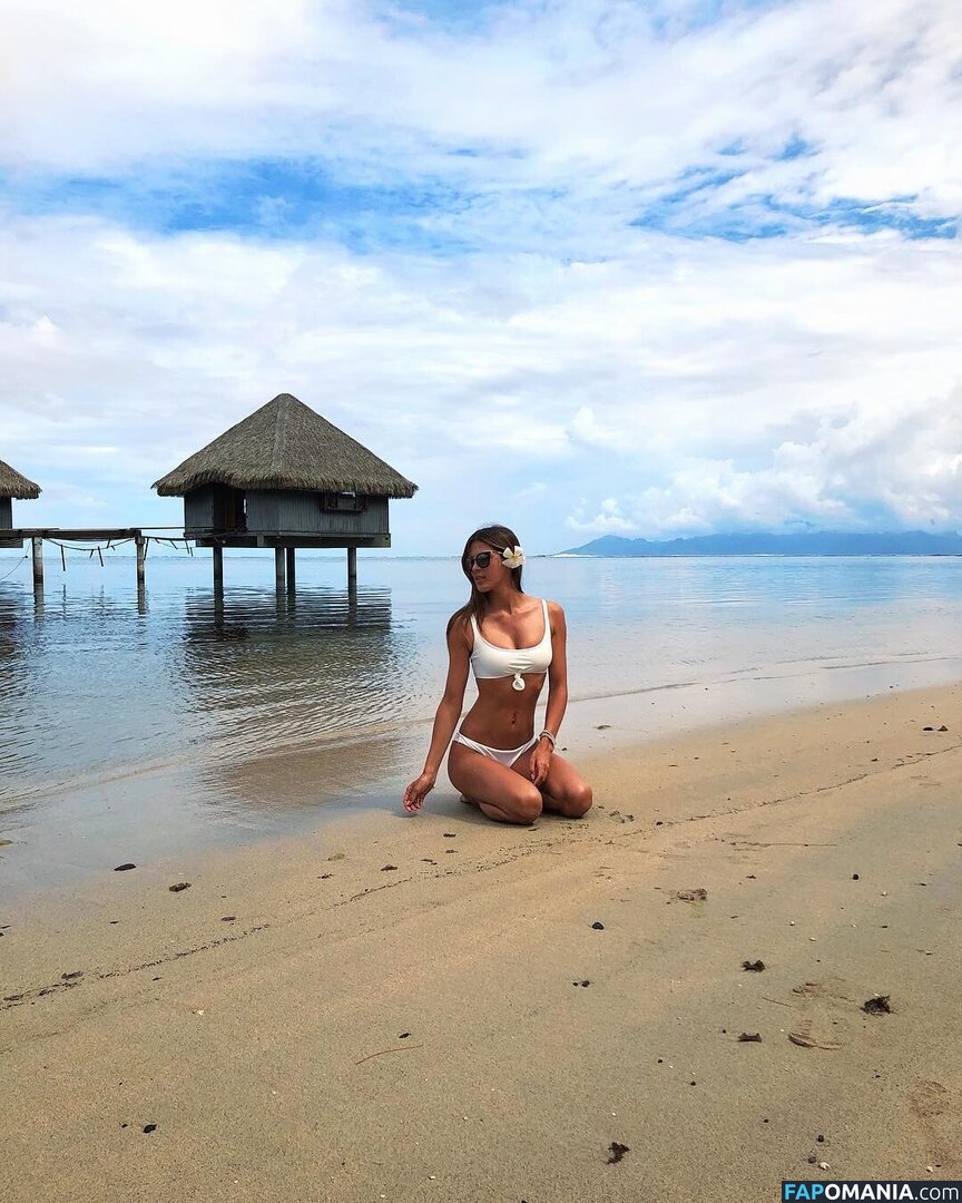 Iris Mittenaere / irismittenaere / summerxiris Naakt OnlyFans  Gelekte foto #27