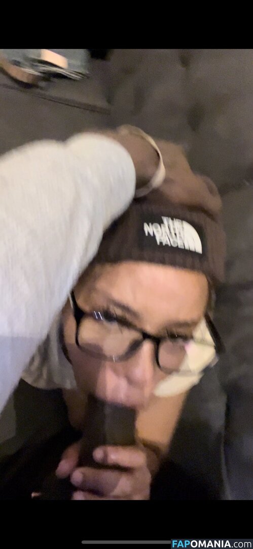 Itsscinnamon / cyn304_ Naakt OnlyFans  Gelekte foto #2