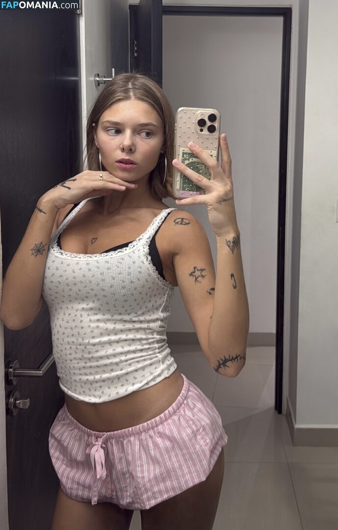 Ivasimmetria Naakt OnlyFans  Gelekte foto #4