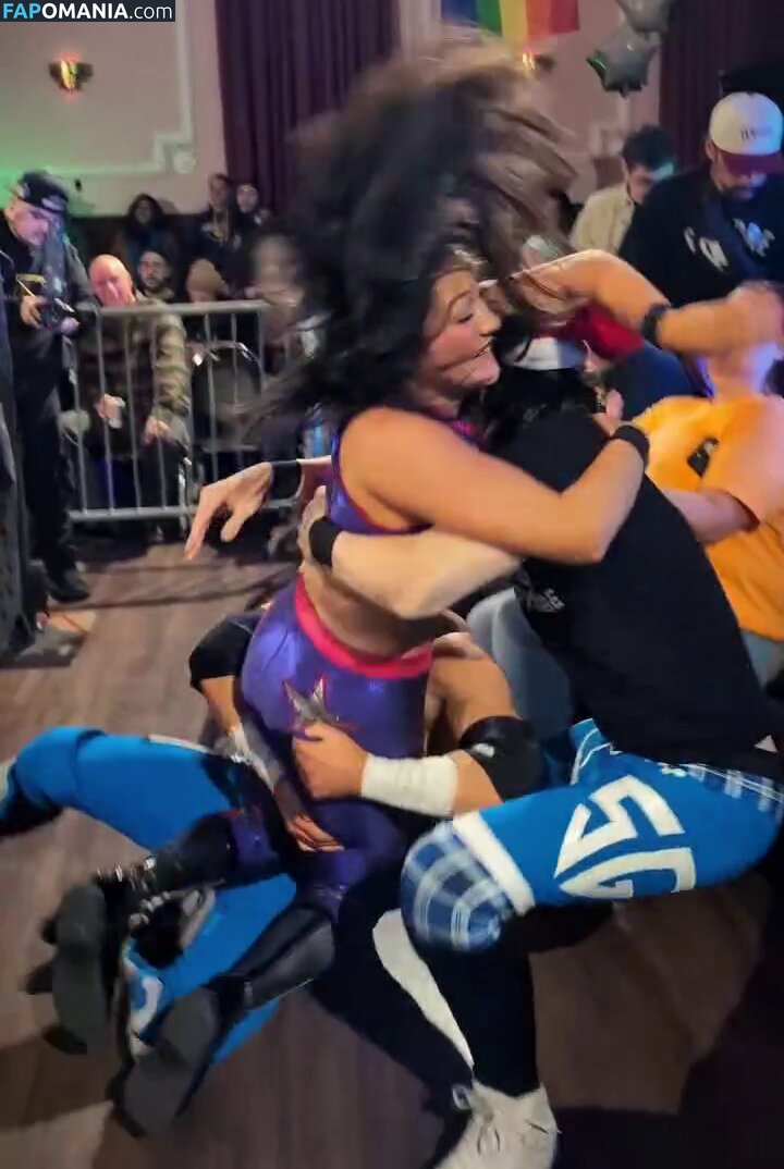 Izzy Moreno  / Izzy Moreno / ItsIzzyMania / itsizzymania Naakt OnlyFans  Gelekte foto #12