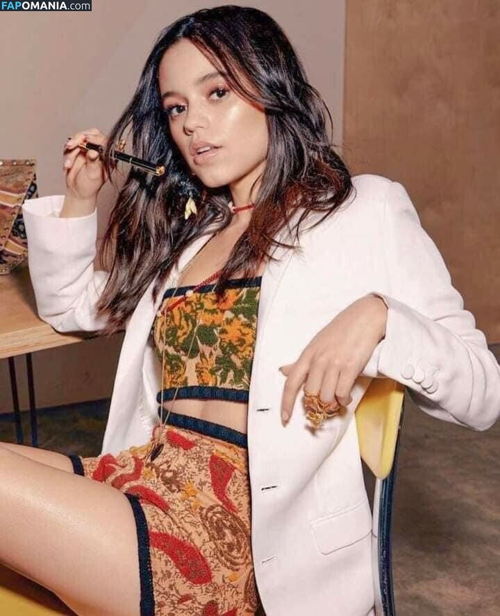 Jenna Ortega / Page / jennaortega Naakt OnlyFans  Gelekte foto #14