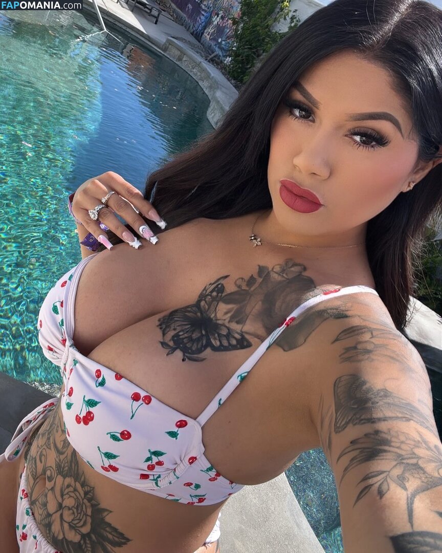 Jessica Elliott / Jessica Estrada / https: / jesslilyelliott / pinky_von_tease / pinkyvont Naakt OnlyFans  Gelekte foto #2