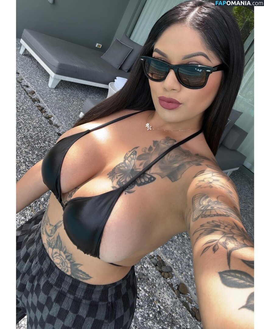 Jessica Elliott / Jessica Estrada / https: / jesslilyelliott / pinky_von_tease / pinkyvont Naakt OnlyFans  Gelekte foto #3