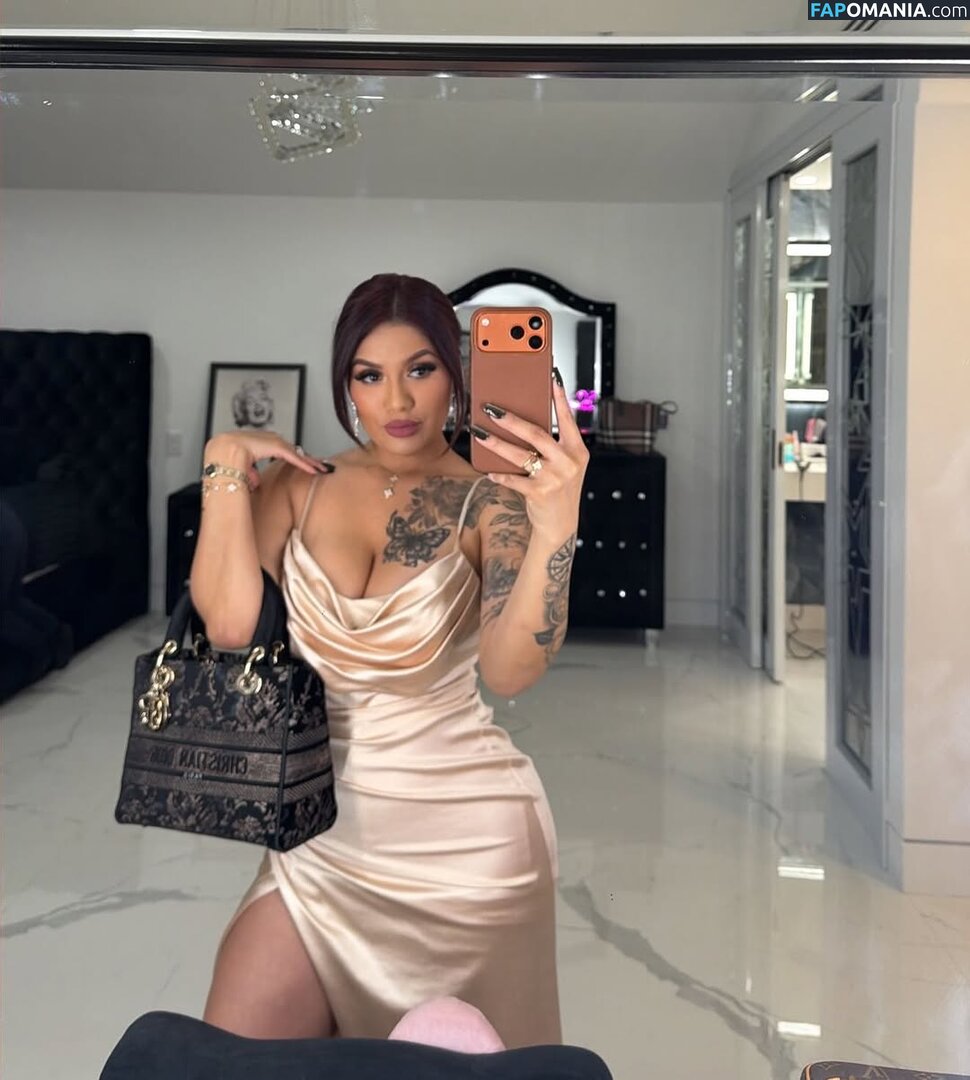 Jessica Elliott / Jessica Estrada / https: / jesslilyelliott / pinky_von_tease / pinkyvont Naakt OnlyFans  Gelekte foto #12