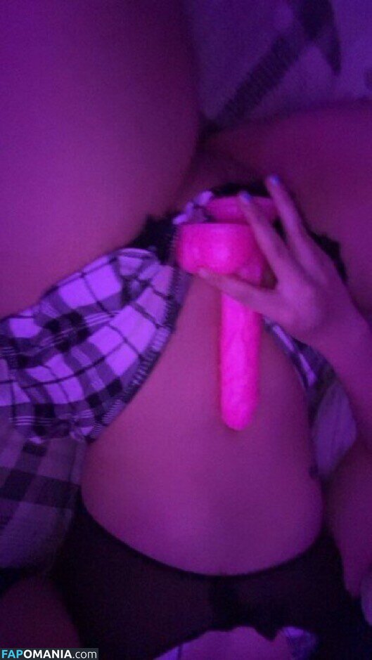 Julia Graham / https: / teasingmoon / teasingmoon... / temptedevil / temptedevil... Naakt OnlyFans  Gelekte foto #3