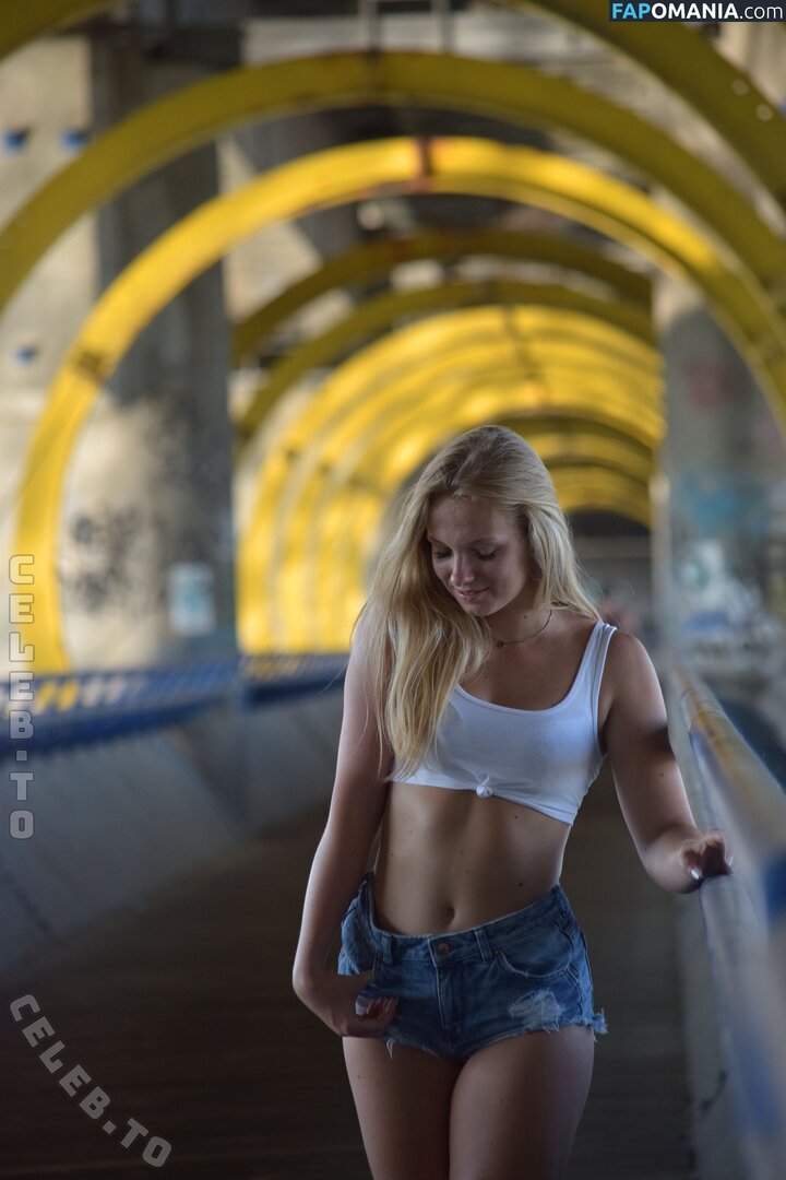 Julia Haas / julia__haas Naakt OnlyFans  Gelekte foto #5