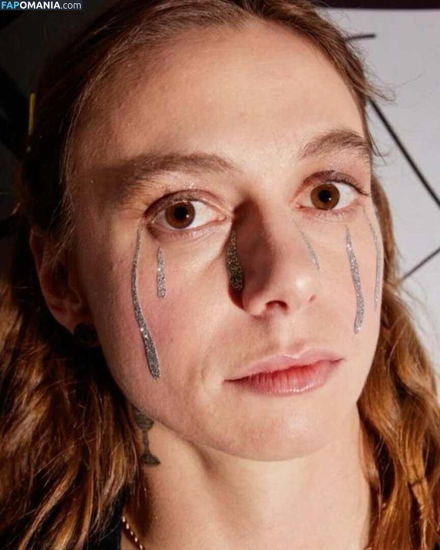 Julien Baker / julienrbaker Naakt OnlyFans  Gelekte foto #12
