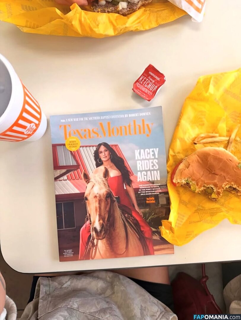 Kacey Musgraves / heavenlyyhazel / spaceykacey Naakt OnlyFans  Gelekte foto #17