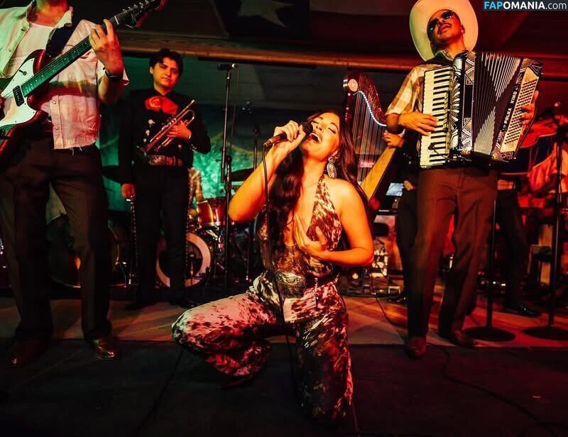 Kacey Musgraves / heavenlyyhazel / spaceykacey Naakt OnlyFans  Gelekte foto #33