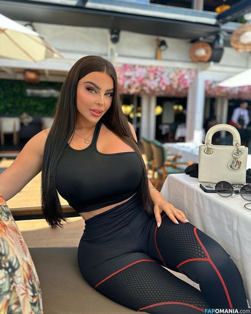 Kahina Sbauty / kahina_sbeauty Naakt OnlyFans  Gelekte foto #2