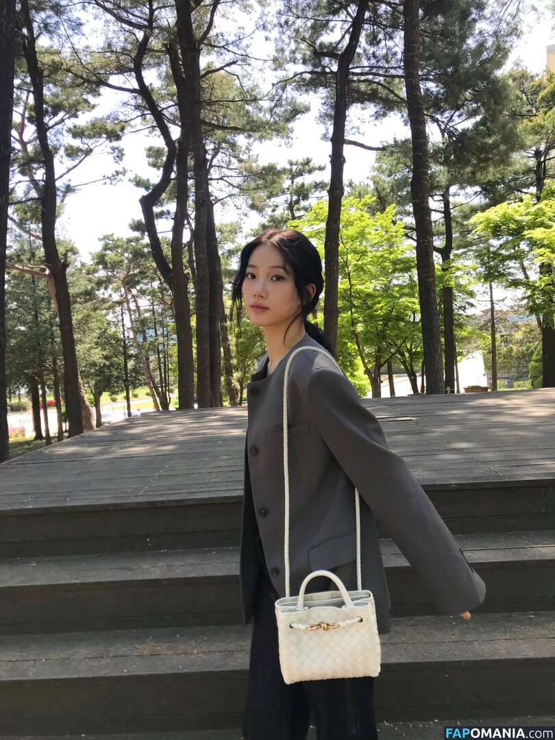 Kazuha Nakamura 中村 一葉 / LESSERAFIM / zuhazana Naakt OnlyFans  Gelekte foto #2