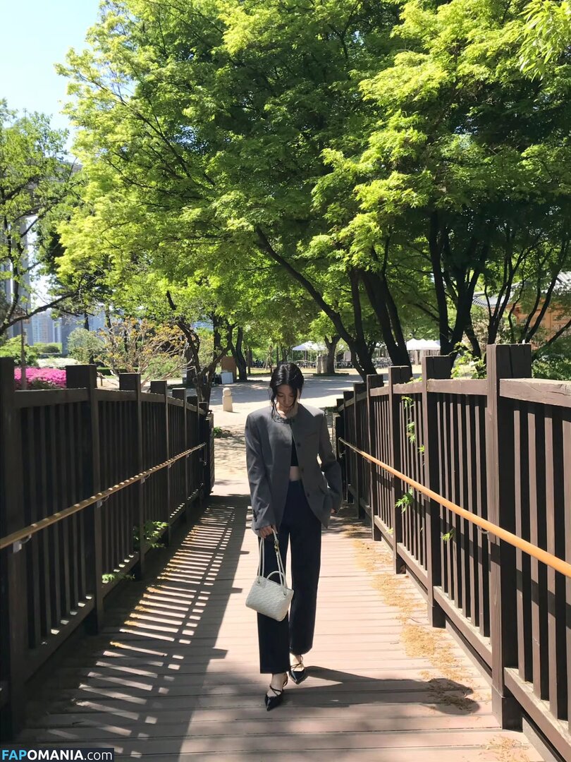 Kazuha Nakamura 中村 一葉 / LESSERAFIM / zuhazana Naakt OnlyFans  Gelekte foto #3
